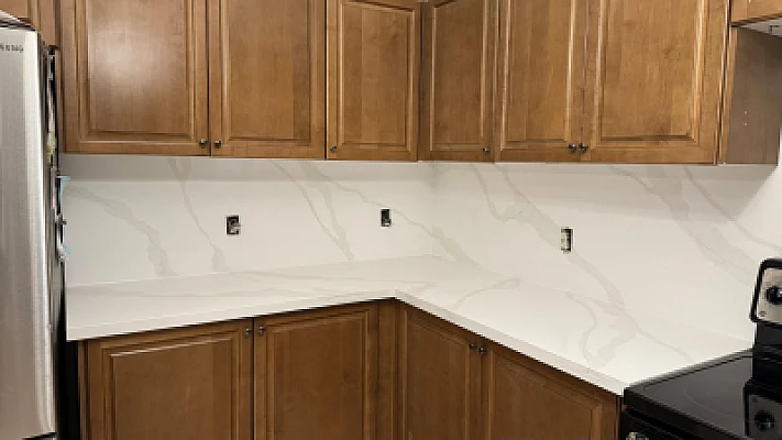 9035 Quartz Countertop — image 2 of 2