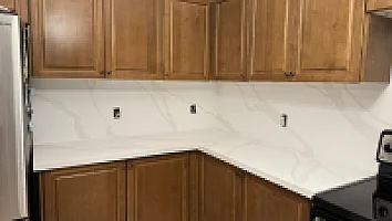 View 2 of 9035 Quartz Countertop