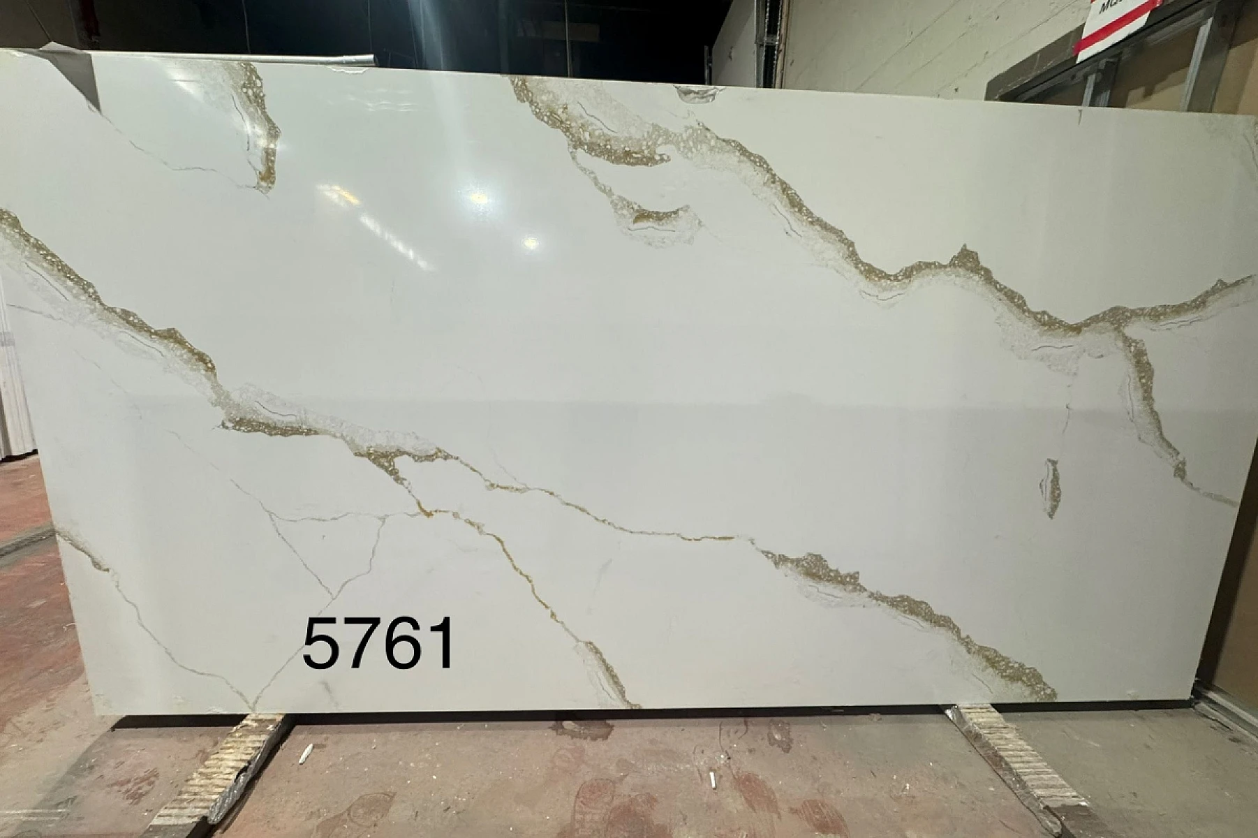 5761 Quartz Countertop